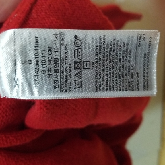 Festive GAP Winter Sweater - Picture 5 of 5